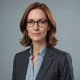 Portrait de Sophie Kerbrat, persona éditorial d'Échelle.com : image générée par IA, ce visage n'est pas celui d'une personne réelle